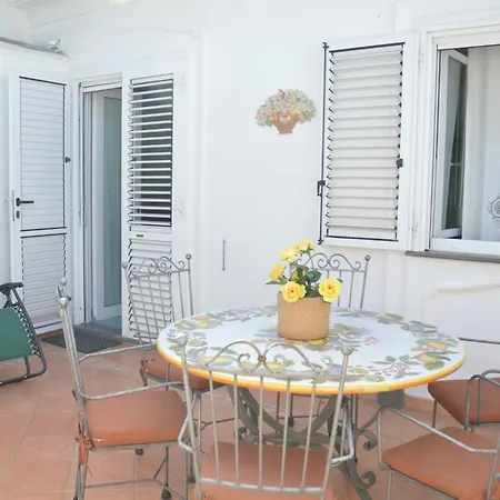 Central Studio Capri Apartment